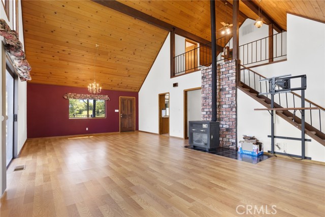 3 Town Hill Way, Berry Creek CA: https://media.crmls.org/medias/e3beb979-42cf-4b31-86b9-fcc2102ee941.jpg