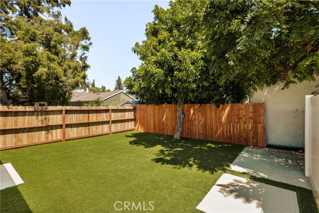 Detail Gallery Image 11 of 22 For 15233 Camarillo St, Sherman Oaks,  CA 91403 - – Beds | – Baths