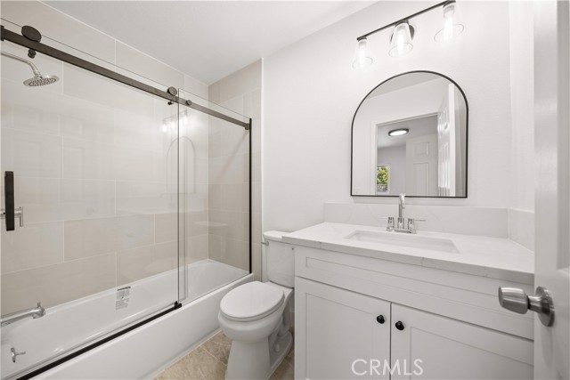 Detail Gallery Image 12 of 33 For 5832 6th Ave, Los Angeles,  CA 90043 - 5 Beds | 4/1 Baths