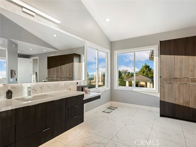Detail Gallery Image 23 of 49 For 3111 Gardenia, Yorba Linda,  CA 92886 - 6 Beds | 7/1 Baths