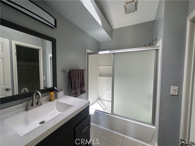 Detail Gallery Image 12 of 21 For 16193 Space Dr, Moreno Valley,  CA 92551 - 2 Beds | 2 Baths