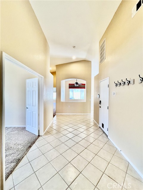 26933 Circus Drive, Menifee CA: https://media.crmls.org/medias/e3c1b4f2-fb3f-435e-9b8c-035256959256.jpg