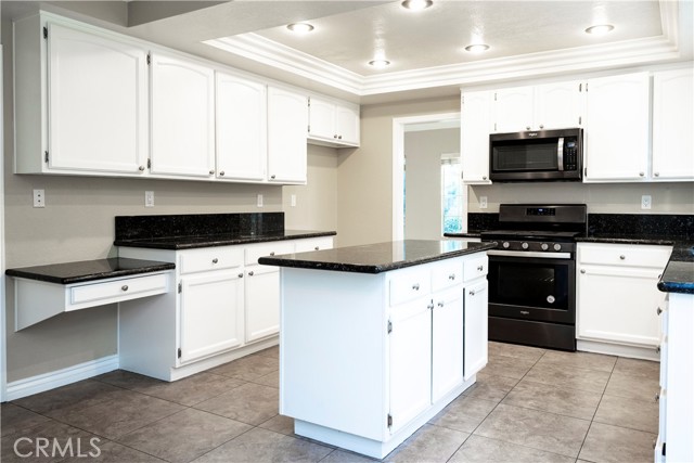 Detail Gallery Image 17 of 41 For 7740 Jack Rabbit, Highland,  CA 92346 - 4 Beds | 3 Baths