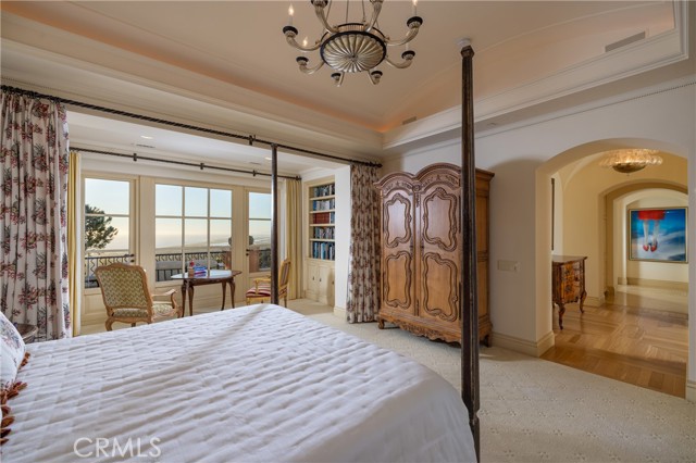 5 Pelican Vista Drive, Newport Coast CA: https://media.crmls.org/medias/e3c2af28-b800-429e-a460-a414b0fdce72.jpg