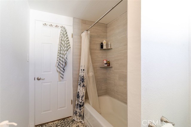 Detail Gallery Image 30 of 39 For 22459 Guadilamar Dr, Saugus,  CA 91350 - 3 Beds | 2 Baths