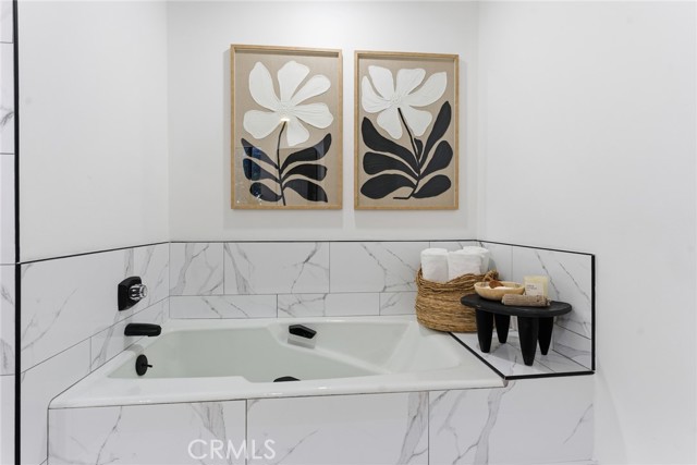 Detail Gallery Image 27 of 37 For 10820 Holman Ave #204,  Los Angeles,  CA 90024 - 2 Beds | 2 Baths