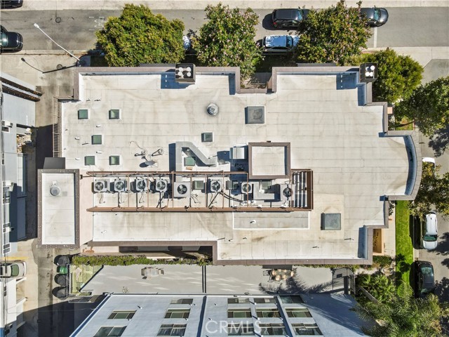 462 S Maple Drive, Beverly Hills CA: https://media.crmls.org/medias/e3c3a75f-a66a-424b-962b-3d8149ff7aad.jpg