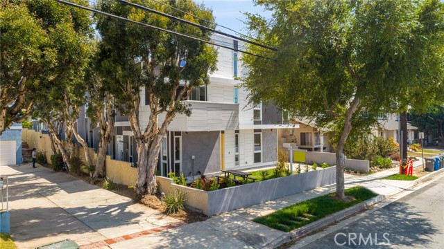2306 Aviation Boulevard, Redondo Beach, California 90278, 4 Bedrooms Bedrooms, ,5 BathroomsBathrooms,Residential,Sold,Aviation,PV21199795