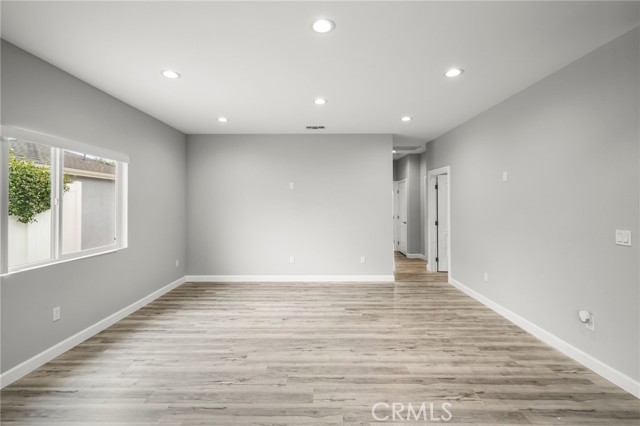 8227 Ben Avenue, North Hollywood CA: https://media.crmls.org/medias/e3c5376c-5946-4774-b6ec-4e0d08217cc8.jpg