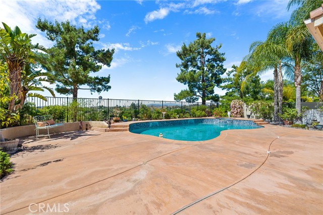 32856 Northshire Circle, Temecula CA: https://media.crmls.org/medias/e3c64228-eb2b-4e44-9252-fcc4360354cd.jpg