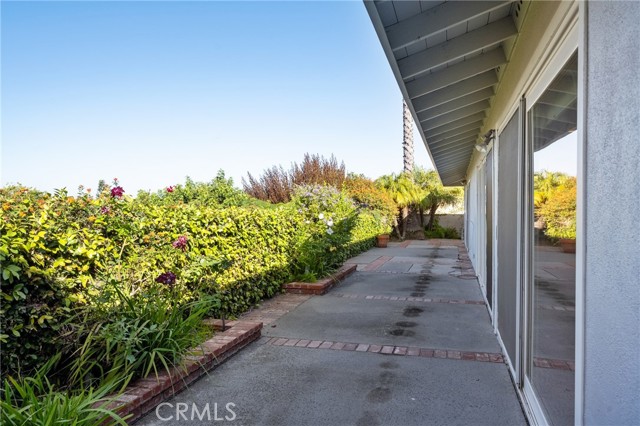 Detail Gallery Image 26 of 30 For 2229 Alta Vista Dr., Newport Beach,  CA 92660 - 4 Beds | 2/1 Baths