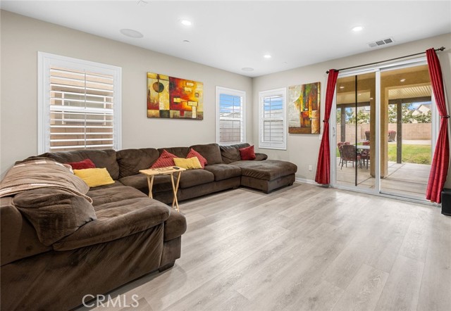 Detail Gallery Image 11 of 34 For 3009 E Arbor Ln, Ontario,  CA 91762 - 4 Beds | 2/1 Baths