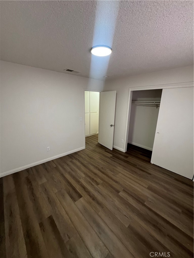 https://media.crmls.org/medias/e3c8e0ed-59e4-421e-a62a-632007dce25e.jpg?preset=X-Large