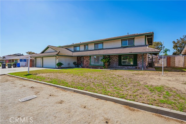 Detail Gallery Image 2 of 37 For 5853 Aurora Ave, Jurupa Valley,  CA 91752 - 6 Beds | 3/1 Baths