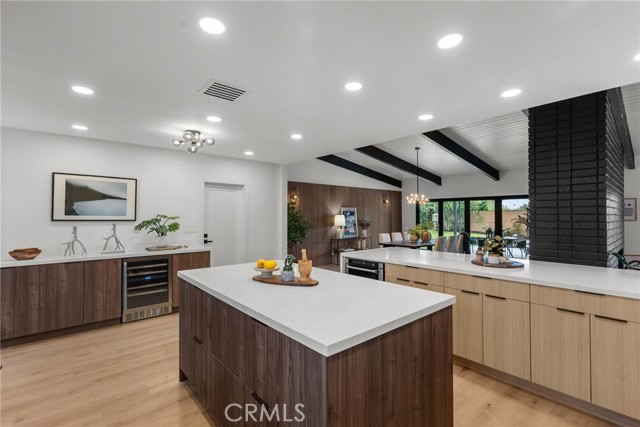 24201 Caris Street, Woodland Hills CA: https://media.crmls.org/medias/e3ca741a-50a7-4455-be8d-b02a4f9a9f34.jpg
