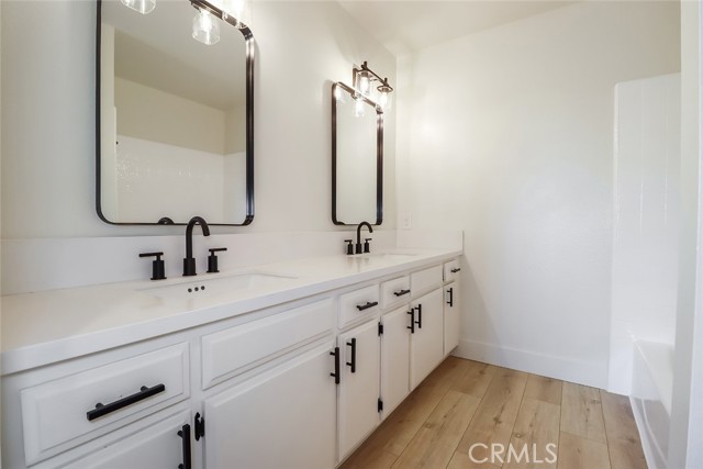 20591 Celtic Street, Chatsworth CA: https://media.crmls.org/medias/e3cbcccd-2a53-4043-972c-73d9c31ea864.jpg