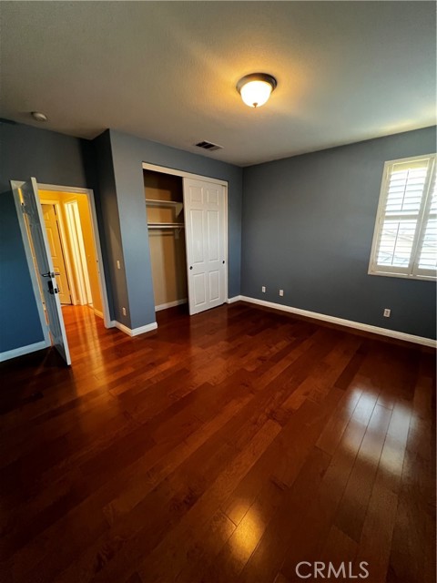 7090 Cottage Grove Drive, Eastvale CA: https://media.crmls.org/medias/e3cc9a58-4113-4167-b68d-0cf2aa53edfa.jpg