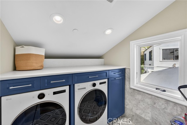 Detail Gallery Image 50 of 74 For 405 Blumont St, Laguna Beach,  CA 92651 - 5 Beds | 6/1 Baths