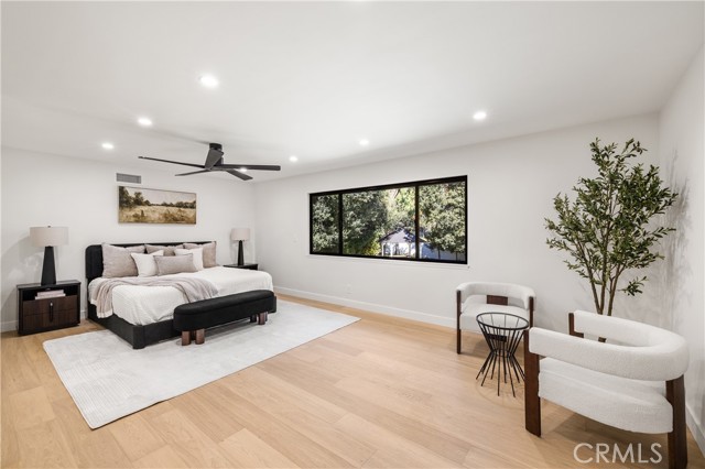 Detail Gallery Image 8 of 46 For 5340 Edgeware Dr, Calabasas,  CA 91301 - 5 Beds | 3 Baths