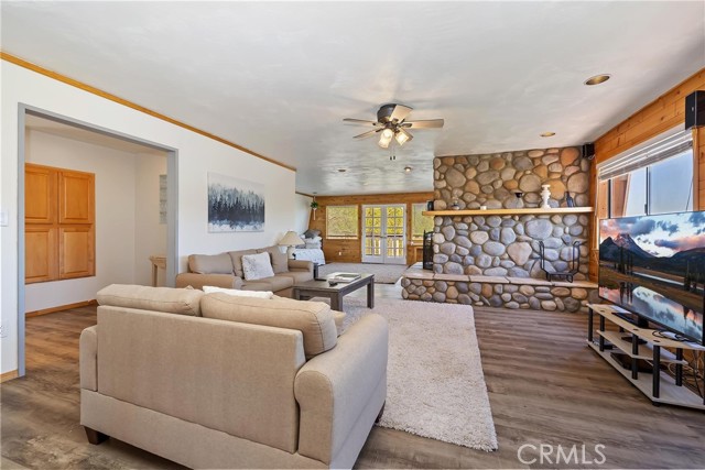 39325 Lodge Road, Fawnskin CA: https://media.crmls.org/medias/e3ce9d0a-612d-4048-b2b9-48390aa5d9f6.jpg