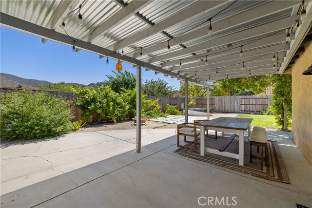 475 Heritage Lane, Los Alamos CA: https://media.crmls.org/medias/e3cfc653-0ae2-4443-8acb-6418002ad5e3.jpg
