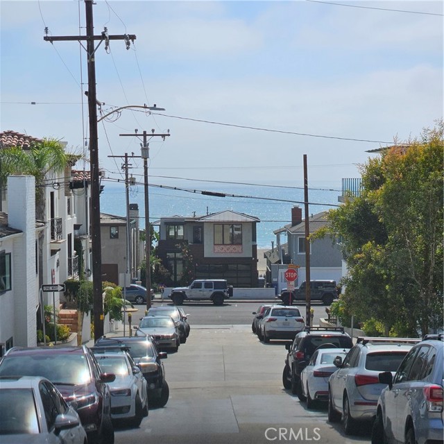 Detail Gallery Image 2 of 11 For 139 30th St, Hermosa Beach,  CA 90254 - 1 Beds | 1 Baths