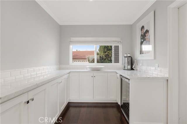 Detail Gallery Image 17 of 41 For 8407 Skyline Dr, Los Angeles,  CA 90046 - 4 Beds | 2/1 Baths