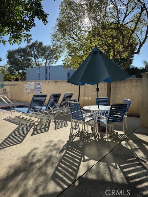 Detail Gallery Image 21 of 24 For 19400 Wyandotte #16,  Reseda,  CA 91335 - 3 Beds | 2 Baths