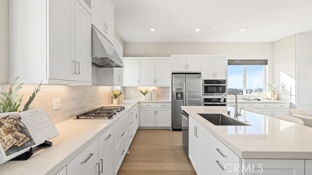 Detail Gallery Image 3 of 34 For 828 Sonia, Irvine,  CA 92618 - 4 Beds | 3/1 Baths