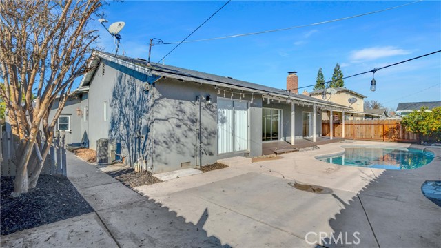 Image 23 of 28 For 2060 Loyola Way