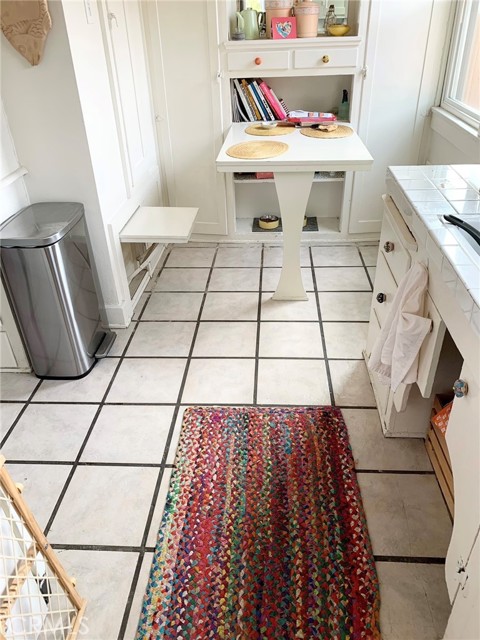 1116 E Appleton Street, Long Beach CA: https://media.crmls.org/medias/e3d41867-1e97-44cf-bdf6-269a0f4ce735.jpg