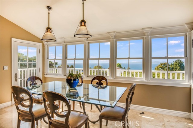 Detail Gallery Image 13 of 54 For 1409 via Arco, Palos Verdes Estates,  CA 90274 - 7 Beds | 5/2 Baths