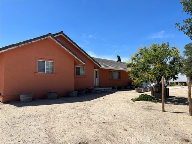 Detail Gallery Image 3 of 28 For 50300 Adobe Pl, Lockwood,  CA 93932 - 3 Beds | 2/1 Baths