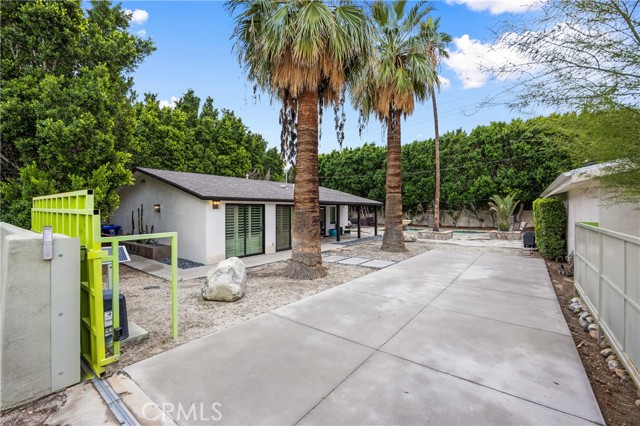 435 E Chuckwalla, Palm Springs CA: https://media.crmls.org/medias/e3d69084-8661-45c0-8505-321d0fd72603.jpg