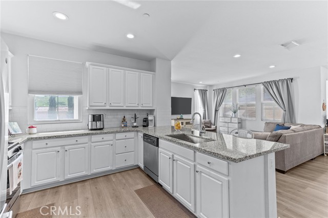 Detail Gallery Image 7 of 36 For 2350 S via Esplanade #31,  Ontario,  CA 91762 - 3 Beds | 2/1 Baths