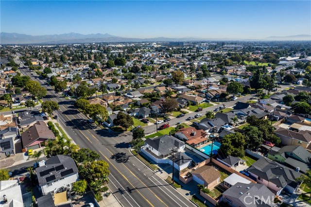 Detail Gallery Image 34 of 36 For 8502 Comolette, Downey,  CA 90242 - 3 Beds | 2 Baths