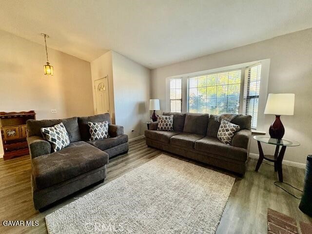 Detail Gallery Image 8 of 37 For 4252 E Avenue Q11, Palmdale,  CA 93552 - 3 Beds | 3 Baths