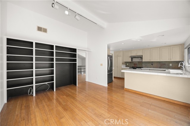 Detail Gallery Image 21 of 31 For 3437 Pinebrook, Costa Mesa,  CA 92626 - 3 Beds | 2 Baths