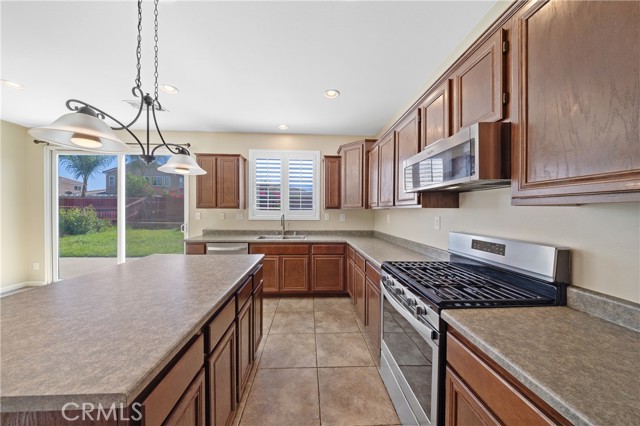 29101 Springshores Drive, Menifee CA: https://media.crmls.org/medias/e3d9ef28-1db6-4b26-a620-348eddfe6d23.jpg