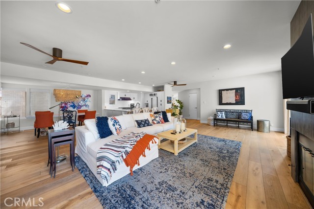 647 2nd Street, Hermosa Beach, California 90254, 3 Bedrooms Bedrooms, ,1 BathroomBathrooms,Residential,Sold,2nd,SB21208282