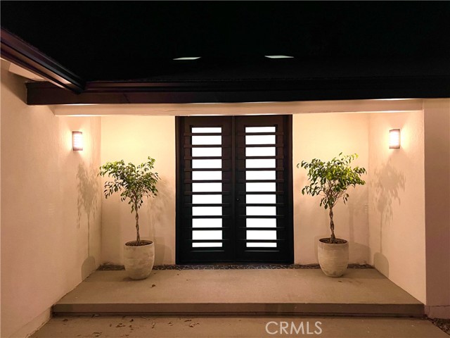 20301 Reaza Place, Woodland Hills CA: https://media.crmls.org/medias/e3da6e00-d9bd-4b88-b1d0-efe5a1a33f96.jpg
