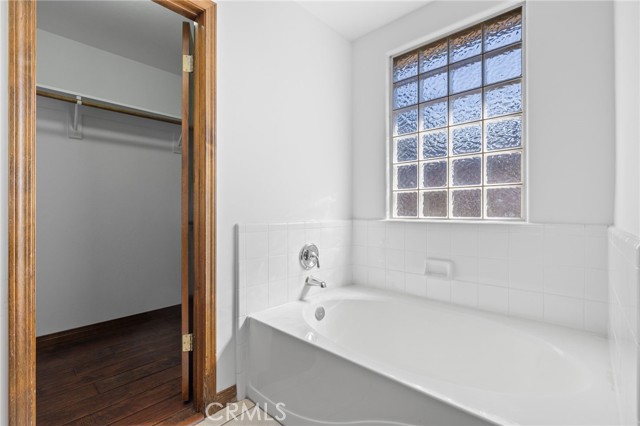 631 Faversham Way, Bakersfield CA: https://media.crmls.org/medias/e3dbbabc-2dd5-4da7-857a-58e1355329f8.jpg