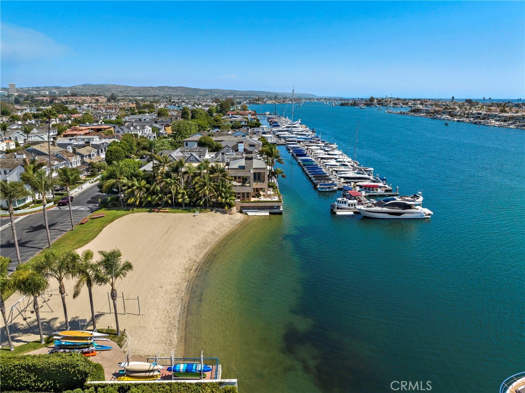 https://media.crmls.org/medias/e3dbc173-cbf6-4b52-b054-e8418e709e39.jpg?preset=X-Large