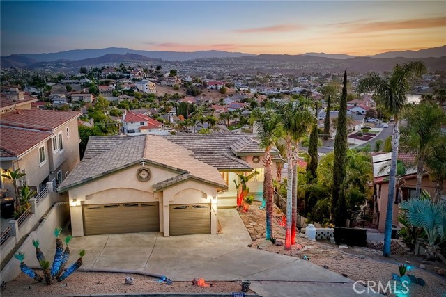 Detail Gallery Image 2 of 68 For 28856 Yosemite Pl, Canyon Lake,  CA 92587 - 3 Beds | 3/1 Baths