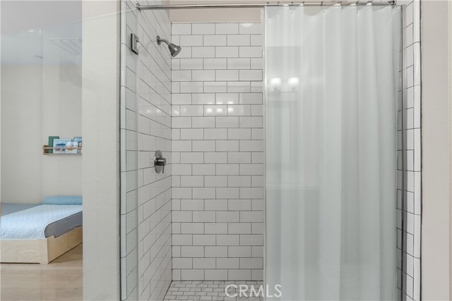 Detail Gallery Image 29 of 41 For 2753 Waverly Dr #705,  Los Angeles,  CA 90039 - 2 Beds | 3 Baths