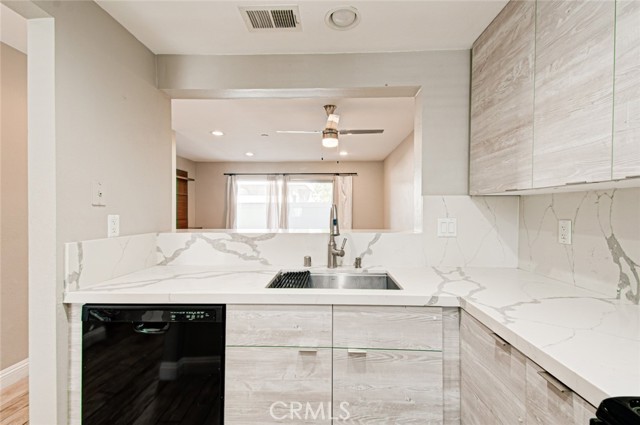 Detail Gallery Image 8 of 18 For 37 Abbeywood, Aliso Viejo,  CA 92656 - 2 Beds | 1/1 Baths