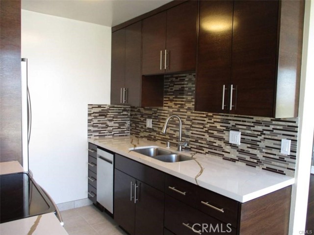 Detail Gallery Image 2 of 17 For 375 Atlantic Ave #702,  Long Beach,  CA 90802 - 2 Beds | 2 Baths