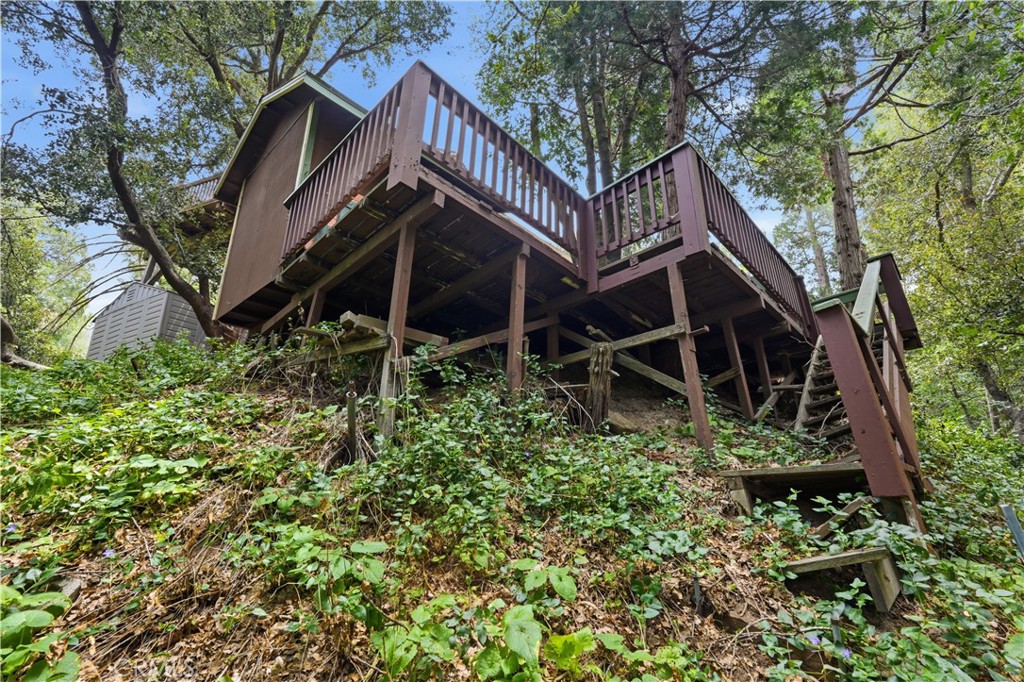 https://media.crmls.org/medias/e3de4553-6f1a-46b3-b824-4d553d3fa8dd.jpg?preset=X-Large