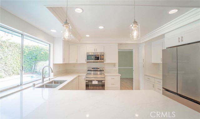 Detail Gallery Image 4 of 38 For 25401 Helena Circle, Mission Viejo,  CA 92691 - 5 Beds | 3 Baths