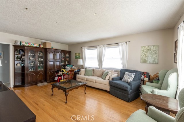 931 5th Street, Hermosa Beach, California 90254, 6 Bedrooms Bedrooms, ,2 BathroomsBathrooms,Residential,Sold,5th,SB22187324